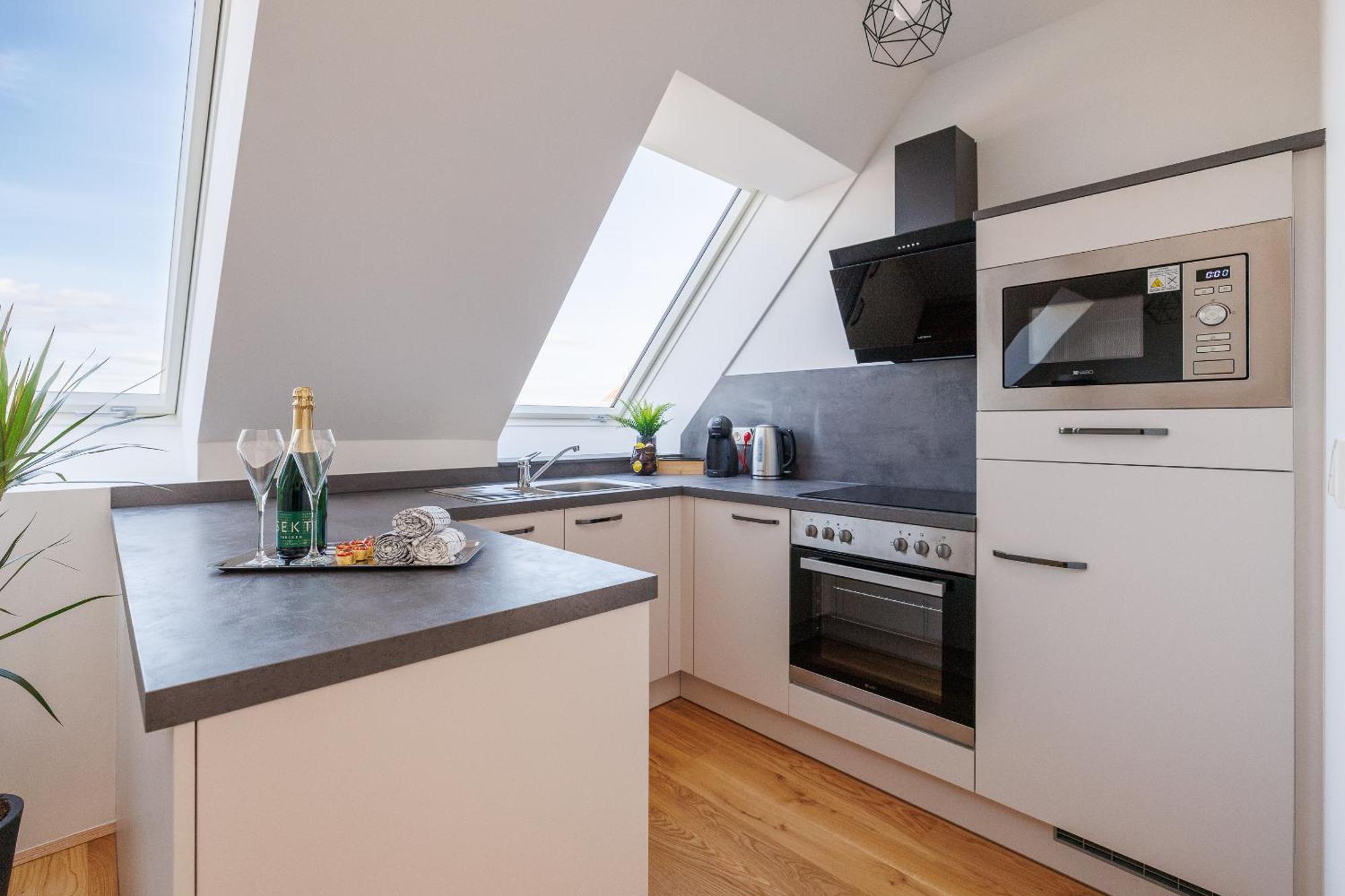 Symphony Apartments 38 - Modern Loft With Terrace And Grill In Central Location Виена Екстериор снимка