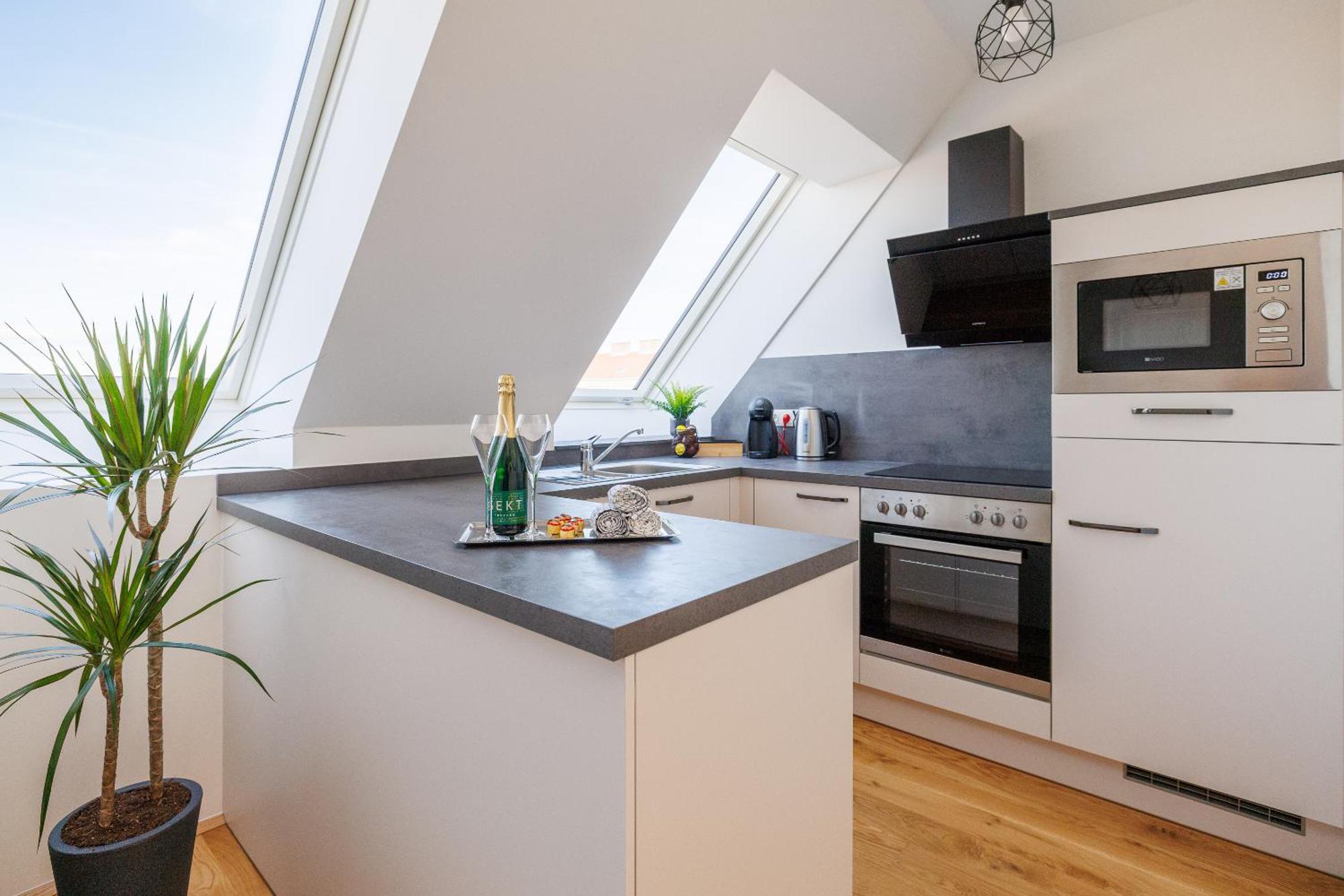 Symphony Apartments 38 - Modern Loft With Terrace And Grill In Central Location Виена Екстериор снимка